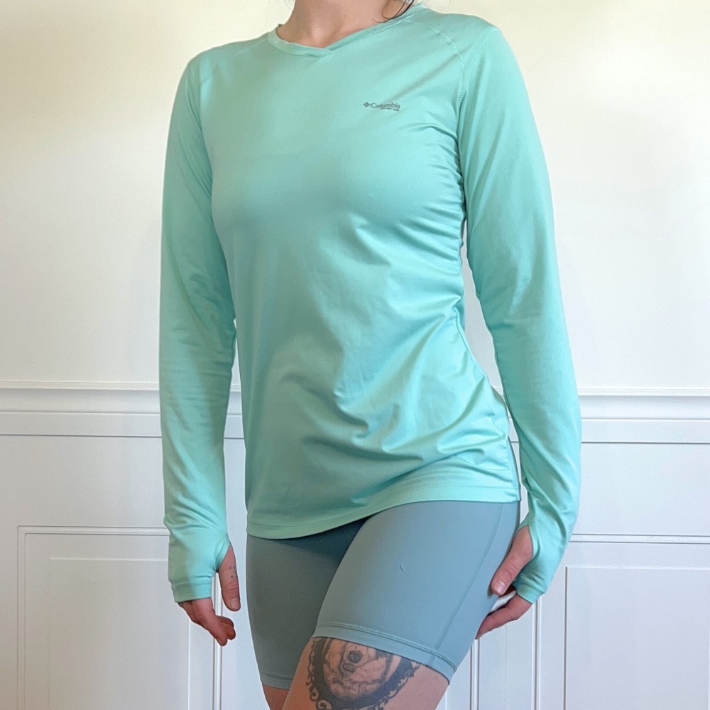 SOLD - Columbia Long Sleeve Top - Picture 1 of 6